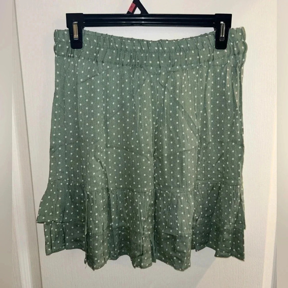 Primark Green and White Polka Dot Mini Skirt. Size 4 - Picture 4 of 4